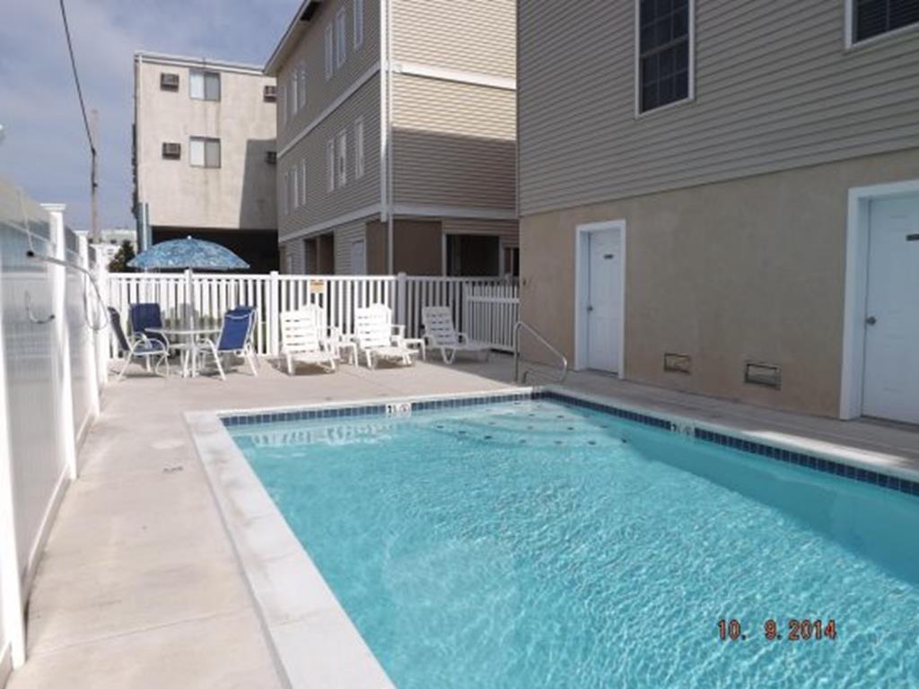 310 EAST PINE AVENUE 204 WILDWOOD SUMMER VACATION RENTALS with POOLS